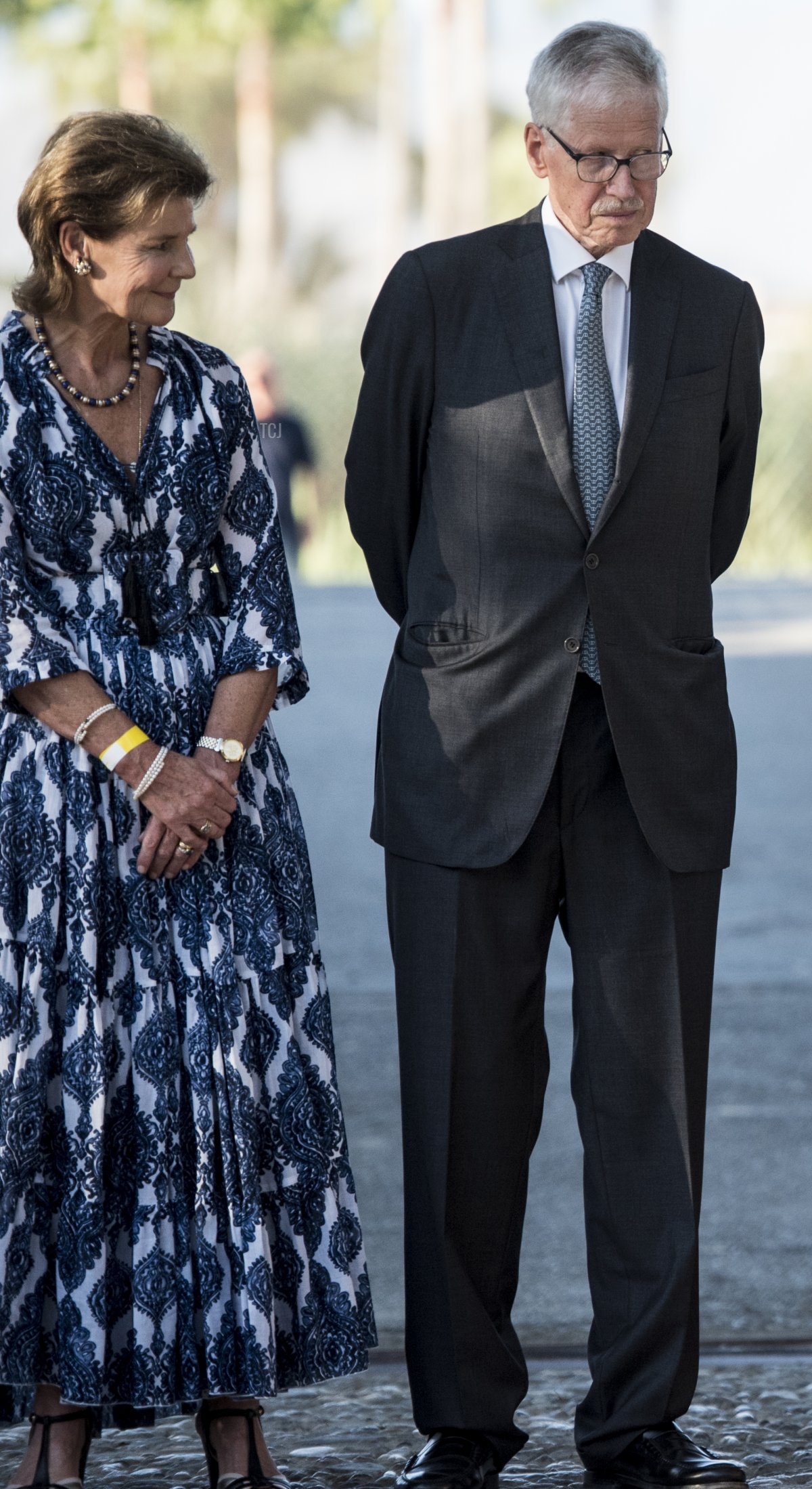 La Principessa Margaretha e il Principe Nikolaus di Liechtenstein partecipano a un evento commemorativo il 31 luglio 2023 a Motril, Spagna, in occasione del 30° anniversario della morte del Re Baudouin del Belgio (Carlos Gil/Getty Images)