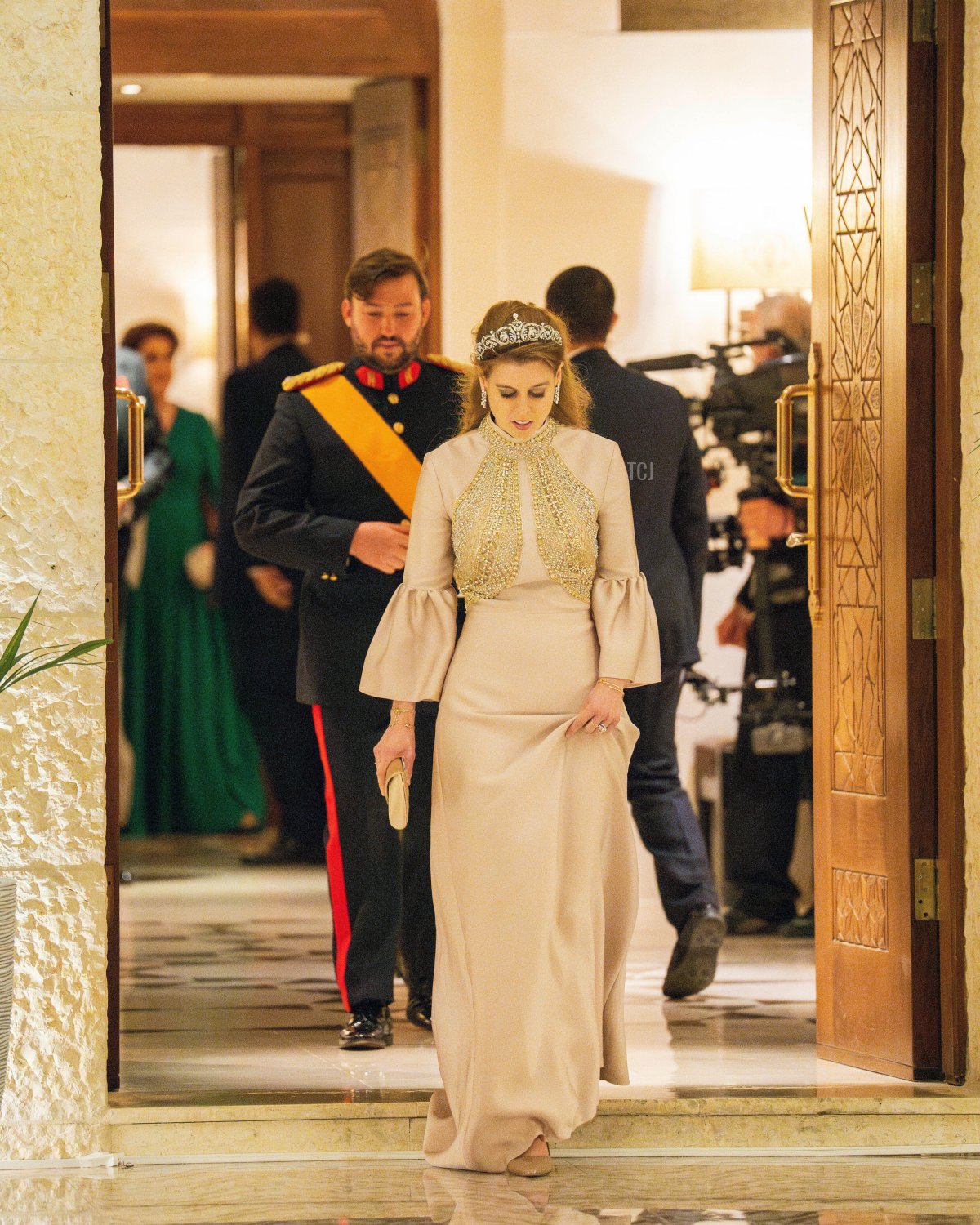 La Principessa Beatrice di York partecipa a un banchetto nuziale in onore del Principe ereditario Hussein e della Principessa Rajwa di Giordania ad Amman, 1 Giugno 2023 (Corte Hashemita Reale/Albert Nieboer/DPA Picture Alliance/Alamy)