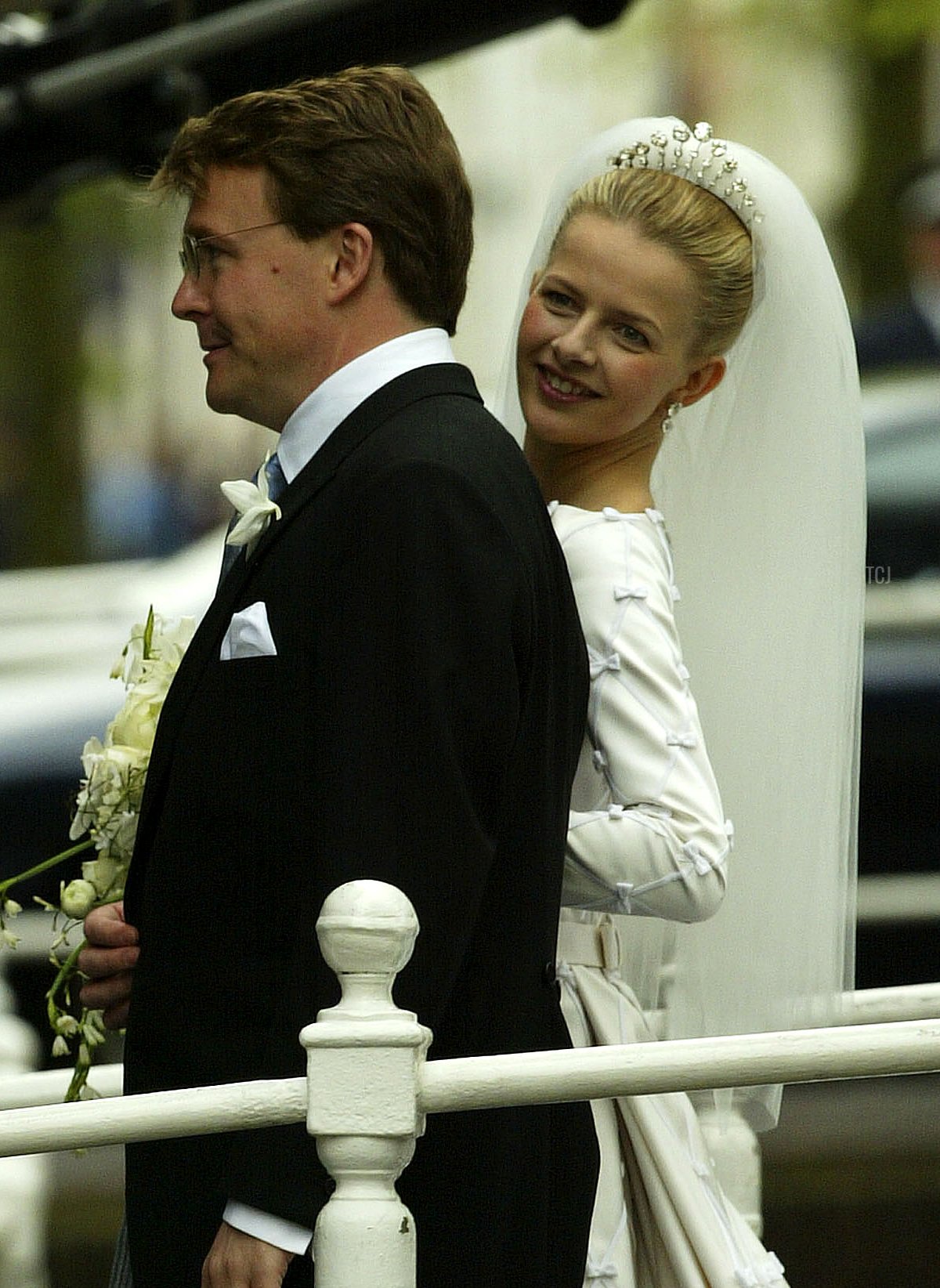 Il Principe Friso e la Principessa Mabel sono ritratti nel giorno delle loro nozze a Delft, 24 Aprile 2004 (Pascal Le Segretain/Getty Images)