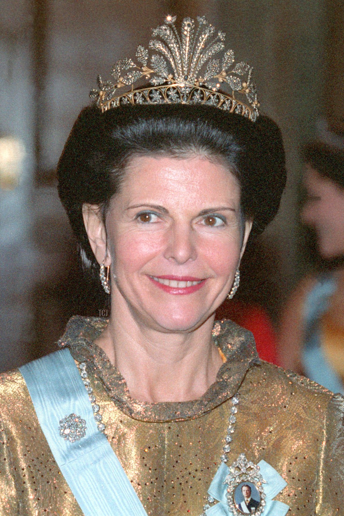 La Regina Silvia di Svezia partecipa a una cena di gala presso il Palazzo Reale di Stoccolma il 5 marzo 1996 (Roger Tillberg/Alamy)