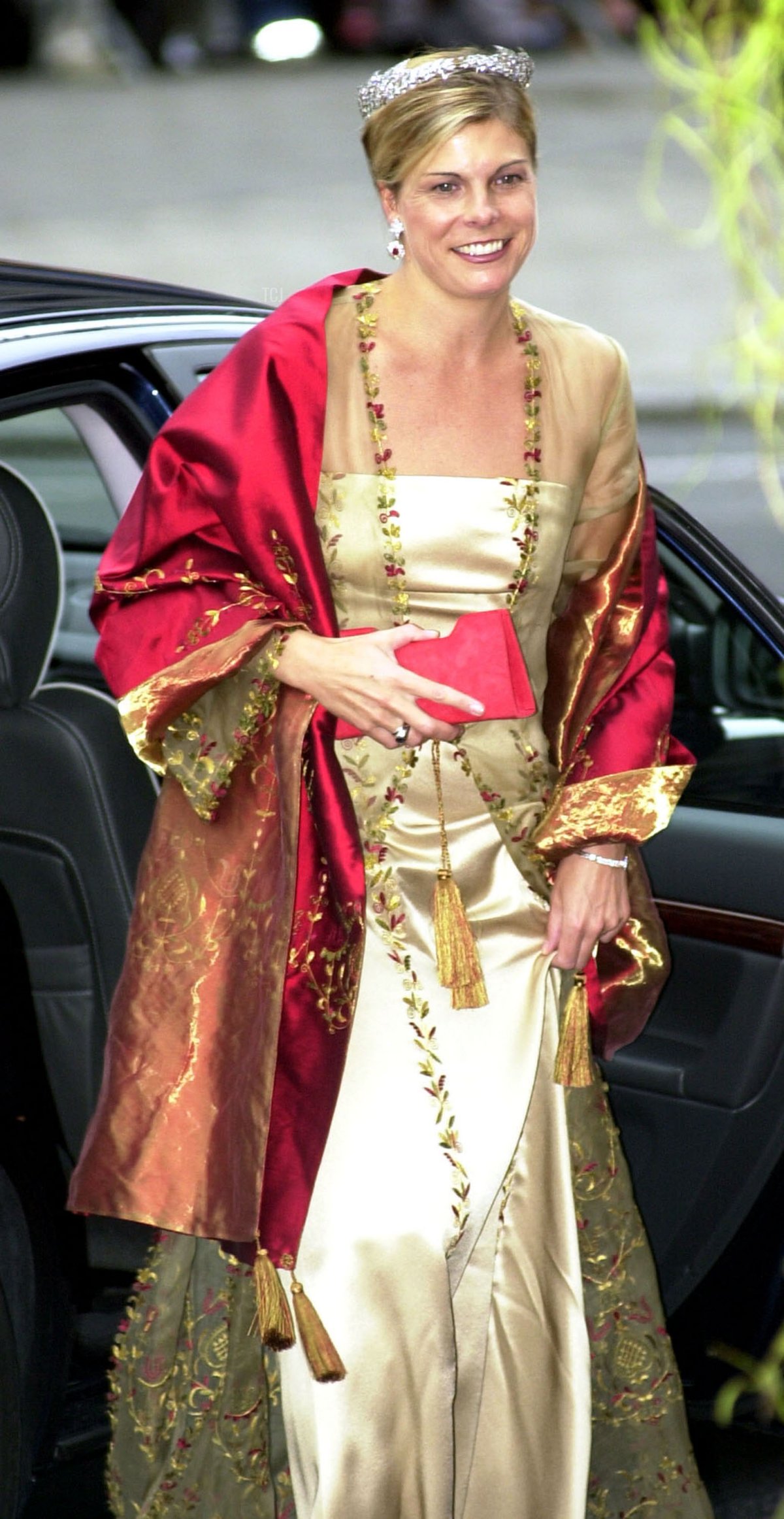 La Principessa Laurentien dei Paesi Bassi partecipa al matrimonio del Principe Ereditario Haakon e della Principessa Ereditaria Mette-Marit nella cattedrale di Oslo il 25 agosto 2001 (Anthony Harvey/Getty Images)