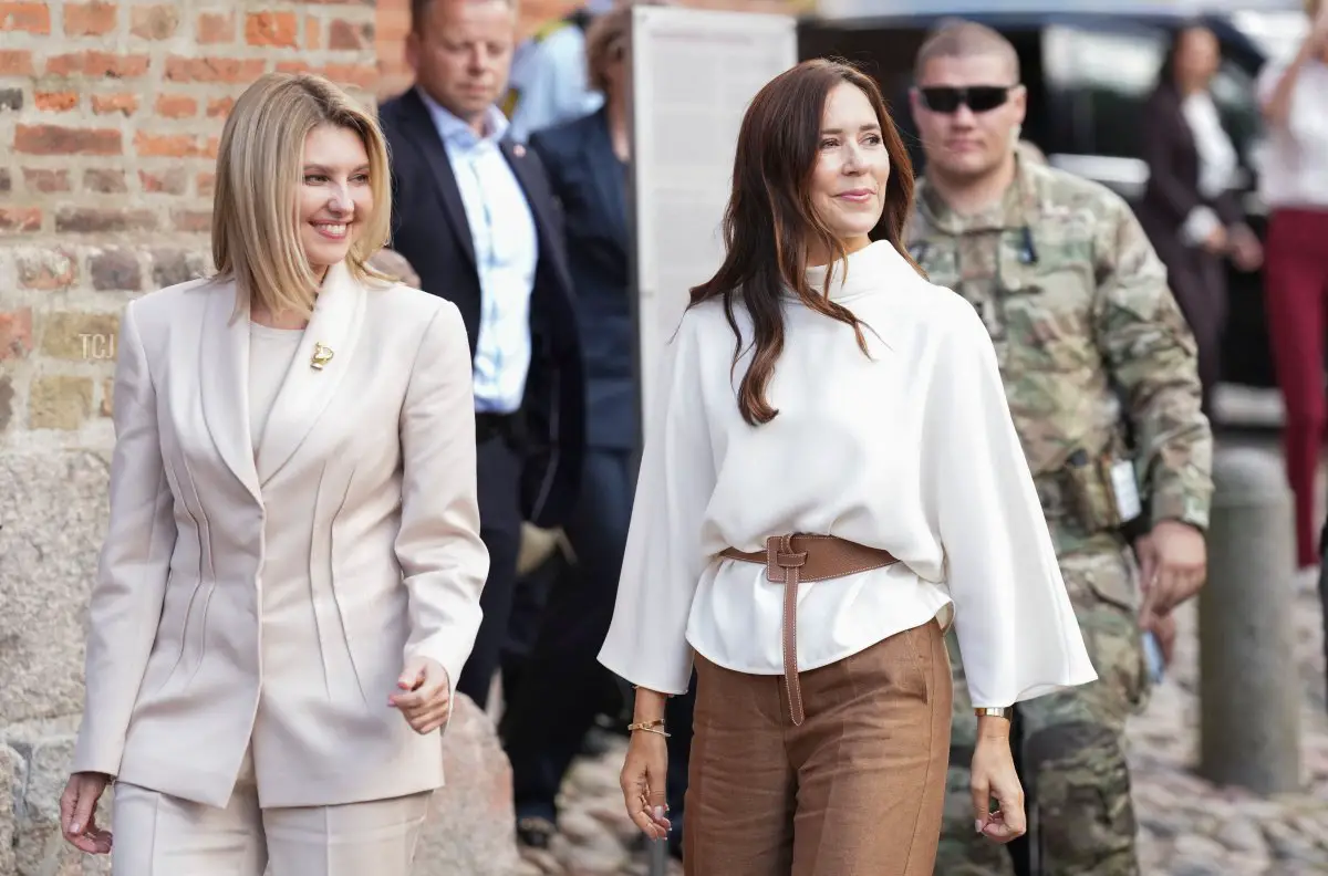 La First Lady dell'Ucraina e la Principessa Ereditare di Danimarca partecipano a un servizio serale danese-ucraino nella Cattedrale di Haderslev, Danimarca, il 20 agosto 2023 (CLAUS FISKER/Ritzau Scanpix/AFP via Getty Images)