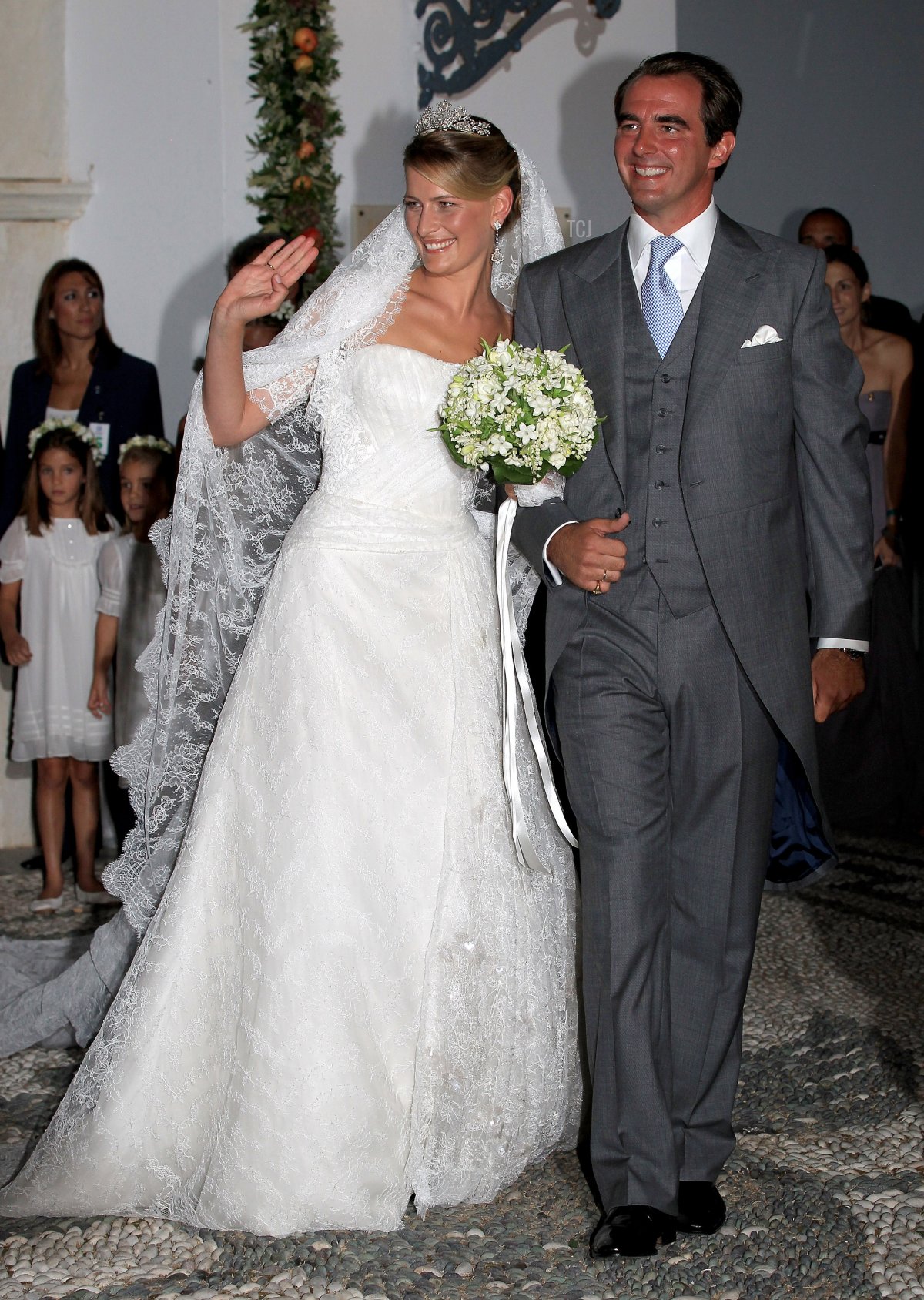 La Principessa Tatiana e il Principe Nikolaos sono ritratti dopo il loro matrimonio a Spetses, Grecia, il 25 agosto 2010 (Chris Jackson/Getty Images)