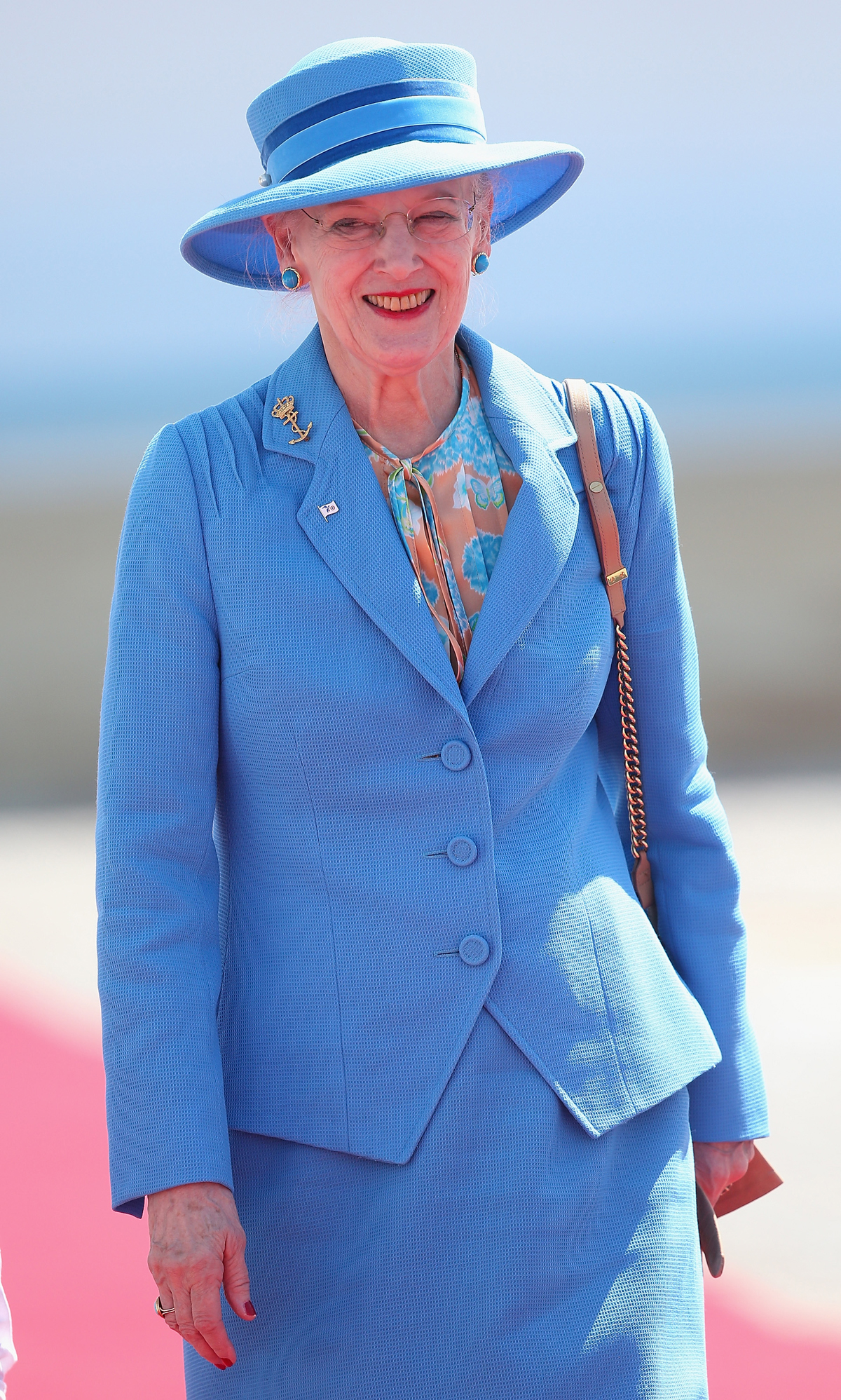 La regina Margrethe II di Danimarca partecipa a una cerimonia di commemorazione a Sword Beach in Normandia per il 70° anniversario del D-Day il 6 giugno 2014 (Chris Jackson/Getty Images)