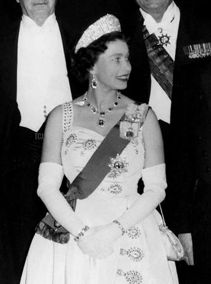 La Regina Elisabetta II ospita una cena per i primi ministri delle nazioni del Commonwealth al Castello di Windsor, 1960 (ARCHIVIO GBB/Alamy)