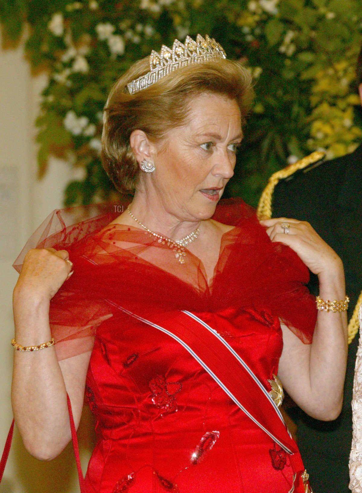 La regina Paola partecipa a un banchetto di stato a Bruxelles in onore del Re Harald V e della Regina Sonja di Norvegia il 20 maggio 2003 (Mark Renders/Getty Images)