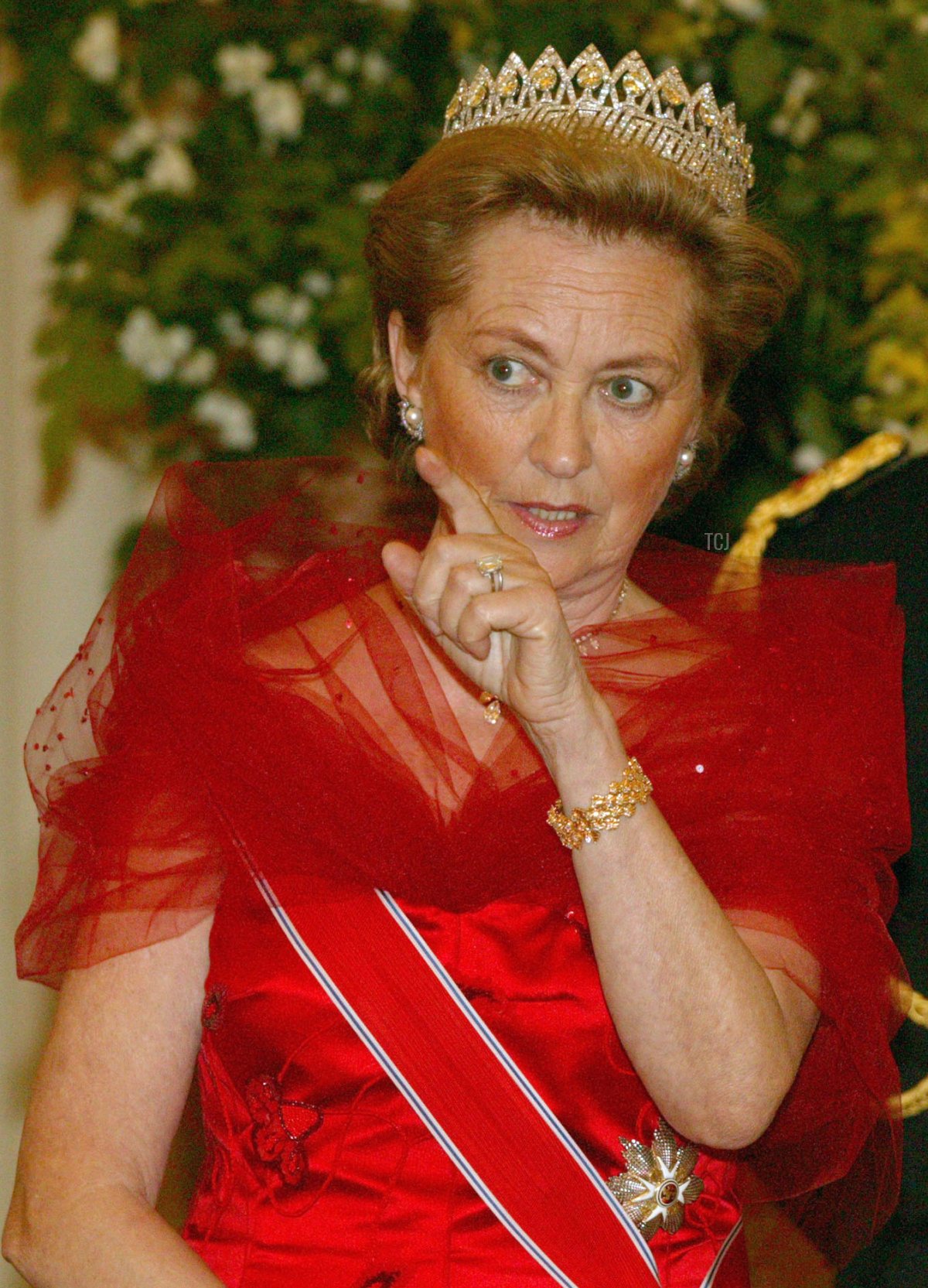 La regina Paola partecipa a un banchetto di stato a Bruxelles in onore del Re Harald V e della Regina Sonja di Norvegia il 20 maggio 2003 (Mark Renders/Getty Images)