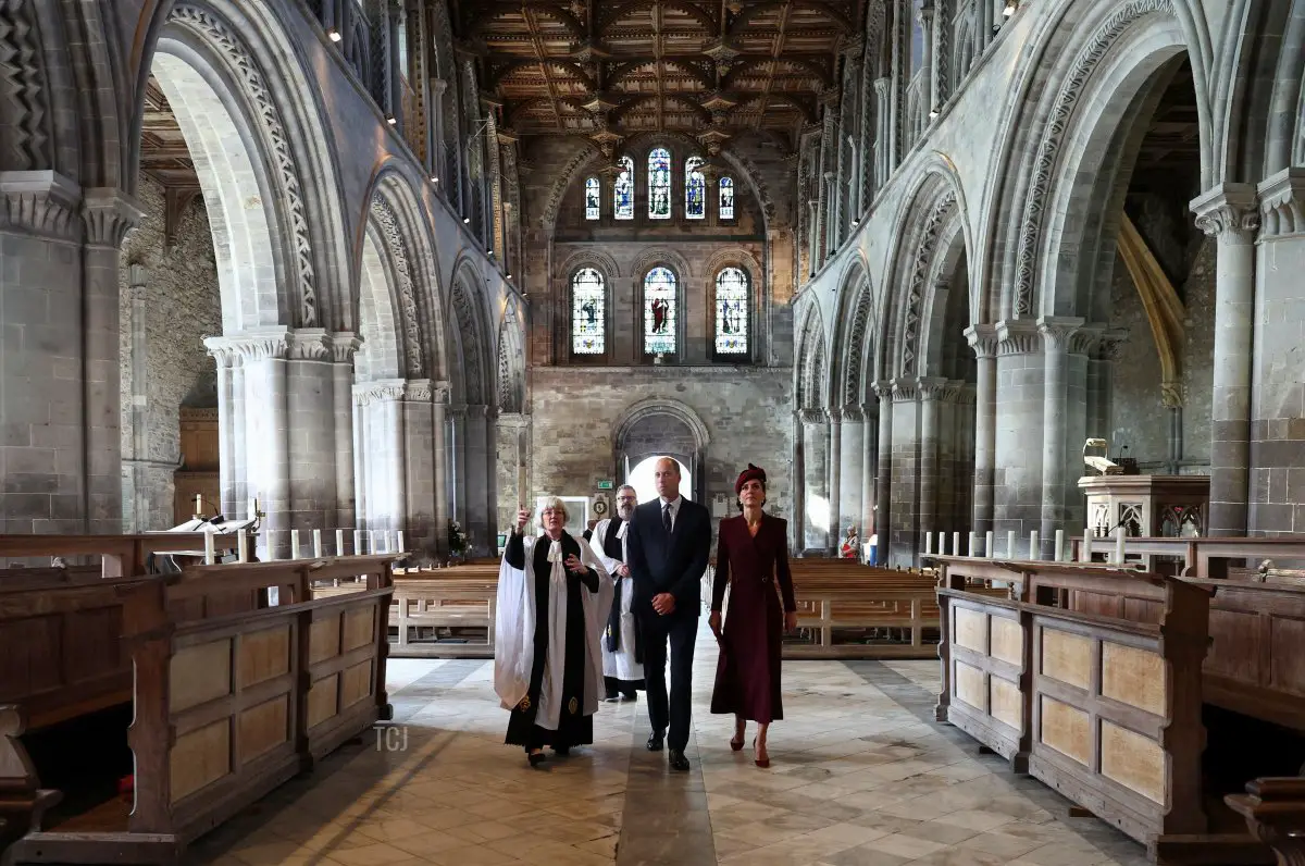 Il Principe e la Principessa del Galles partecipano a un servizio nella Cattedrale di St. David a Pembrokeshire, Wales, per commemorare il primo anniversario della morte della regina Elisabetta II, 8 settembre 2023 (Toby Melville - WPA Pool/Getty Images)