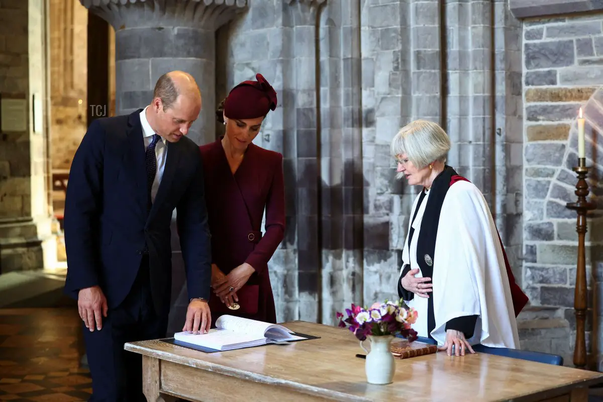 Il Principe e la Principessa del Galles partecipano a un servizio nella Cattedrale di St. David a Pembrokeshire, Wales, per commemorare il primo anniversario della morte della regina Elisabetta II, 8 settembre 2023 (Toby Melville - WPA Pool/Getty Images)