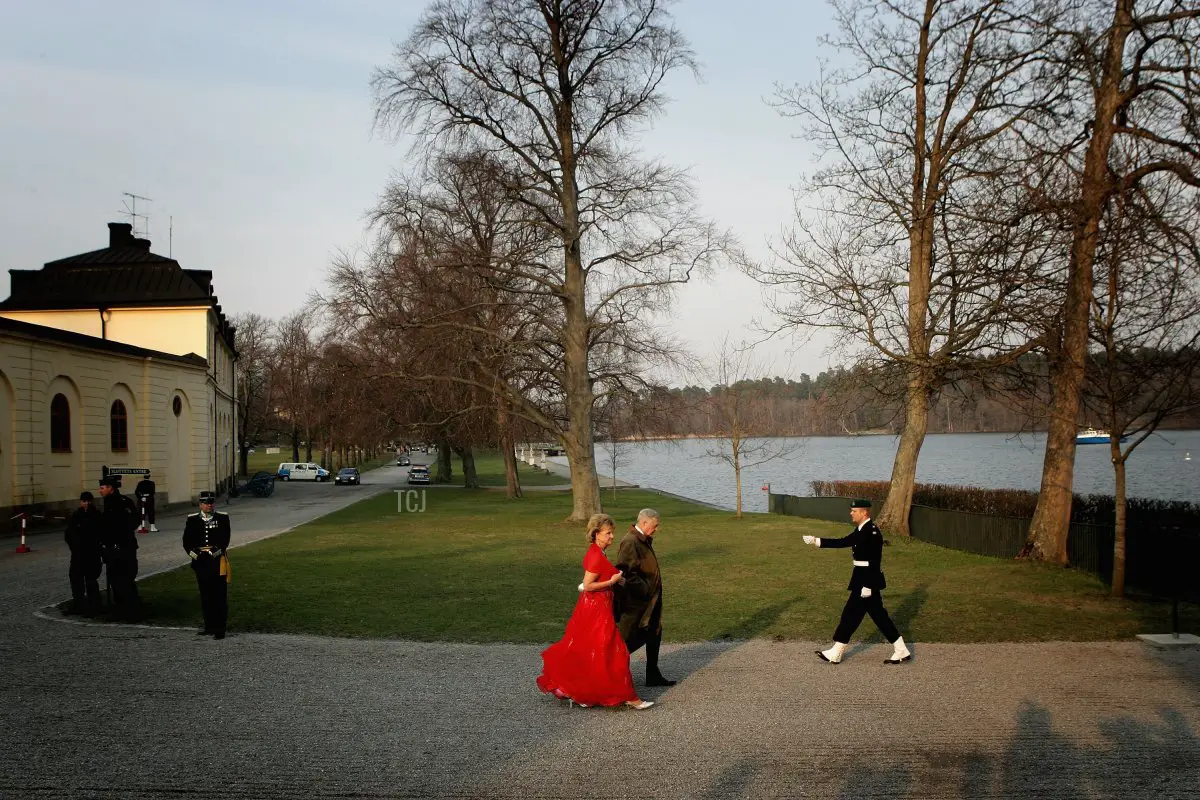 Gli ospiti arrivano al Palazzo di Drottningholm per una cena privata in occasione del 60° compleanno del re Carl XVI Gustaf di Svezia, 29 aprile 2006 (Chris Jackson/Getty Images)