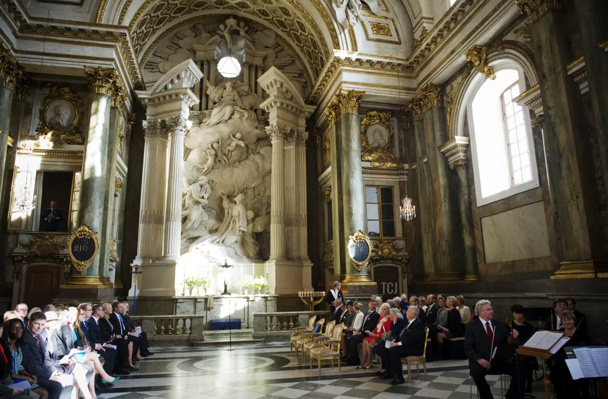 La chiesa del castello del Palazzo Reale di Stoccolma è vista prima di un servizio Te Deum che celebra la nascita della principessa Estelle di Svezia, 24 febbraio 2012 (JONATHAN NACKSTRAND/AFP via Getty Images)