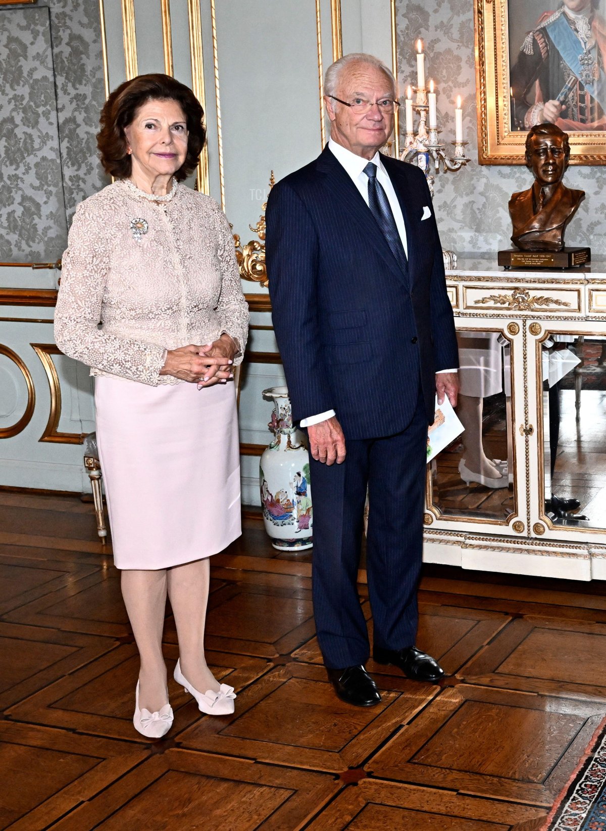 Il Re Carl XVI Gustaf e la Regina Silvia di Svezia partecipano a una ricezione per il Giubileo d'Oro al Palazzo Reale di Stoccolma, 13 settembre 2023 (Jonas Ekströmer/TT News Agency/Alamy)