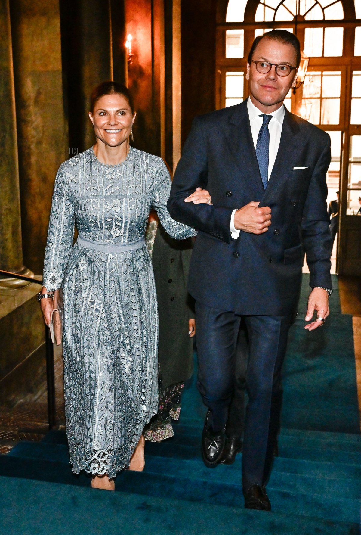 La Principessa Ereditaria Victoria e il Principe Daniel di Svezia arrivano per una ricezione per i membri del Riksdag e del governo al Palazzo Reale di Stoccolma il 13 settembre 2023 (Jonas Ekströmer/TT News Agency/Alamy)