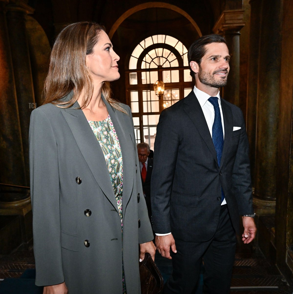 La Principessa Madeleine di Svezia e il Principe Carl Philip di Svezia arrivano per una ricezione per i membri del Riksdag e del governo al Palazzo Reale di Stoccolma il 13 settembre 2023 (Jonas Ekströmer/TT News Agency/Alamy)