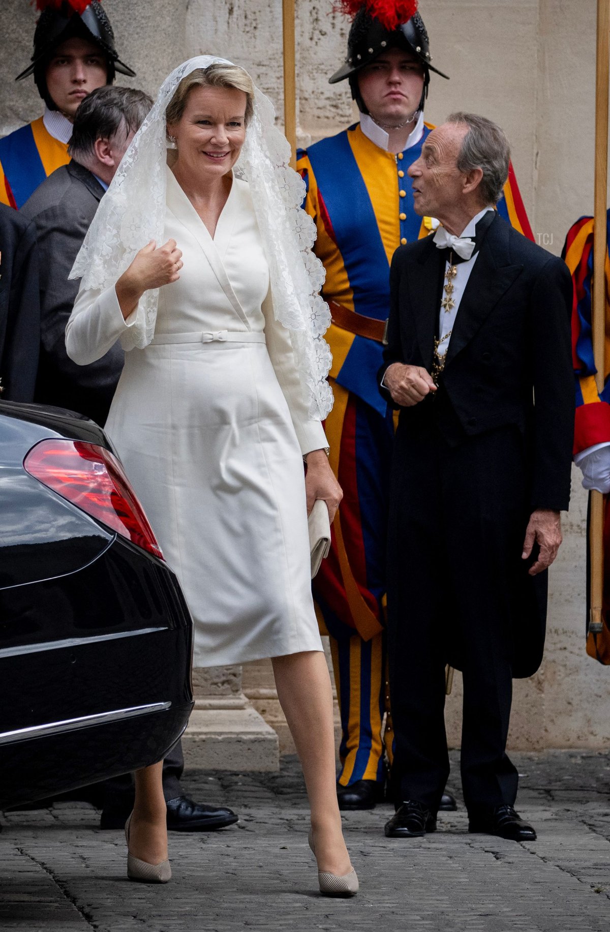 La Regina dei Belgi, parte dopo un'udienza privata con Papa Francesco al Vaticano, 14 settembre 2023 (TIZIANA FABI/AFP via Getty Images)