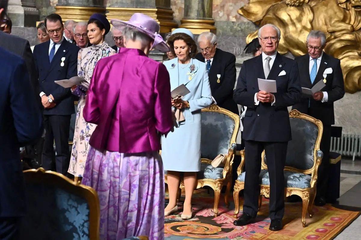 I membri delle famiglie reali svedese, danese e norvegese assistono a un servizio Te Deum al Palazzo Reale di Stoccolma per celebrare il Giubileo d'oro del Re Carlo XVI Gustavo di Svezia il 15 settembre 2023 (CLAUDIO BRESCIANI/TT News Agency/AFP via Getty Images)