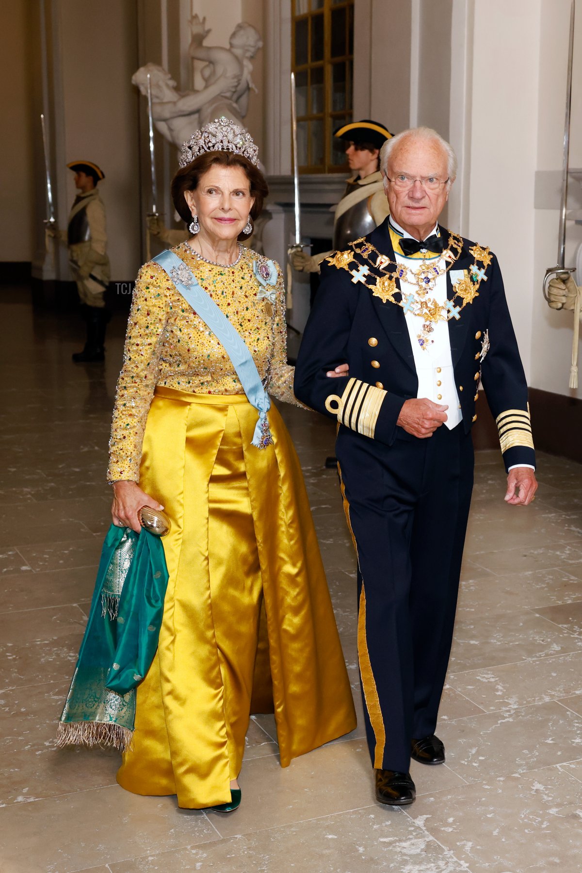 Il Re Carl XVI Gustaf e la Regina Silvia di Svezia partecipano al banchetto del Giubileo d'Oro del Re al Palazzo Reale di Stoccolma il 15 settembre 2023 (Michael Campanella/Getty Images)