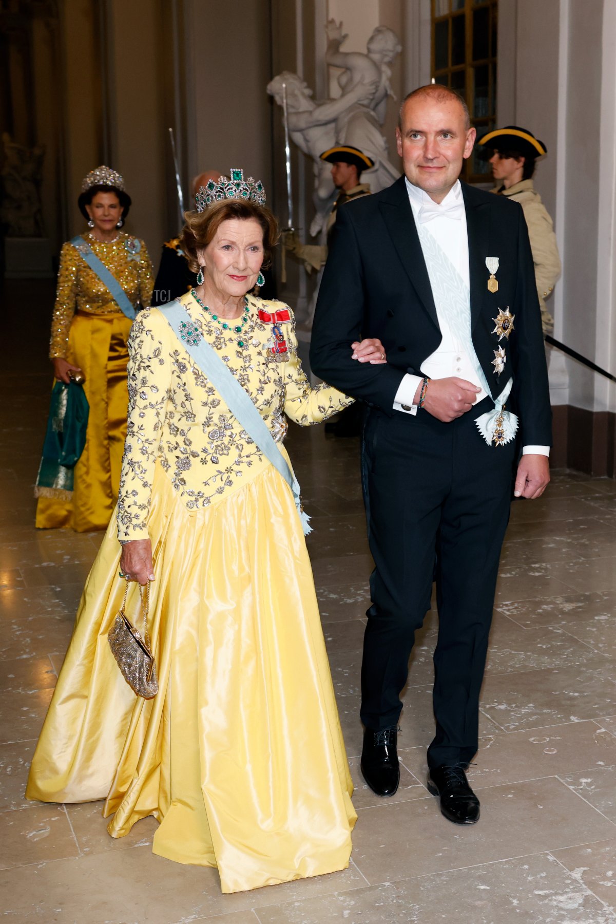 La Regina Sonja di Norvegia, con il Presidente d'Islanda, partecipa al banchetto del Giubileo d'Oro del Re al Palazzo Reale di Stoccolma il 15 settembre 2023 (Michael Campanella/Getty Images)