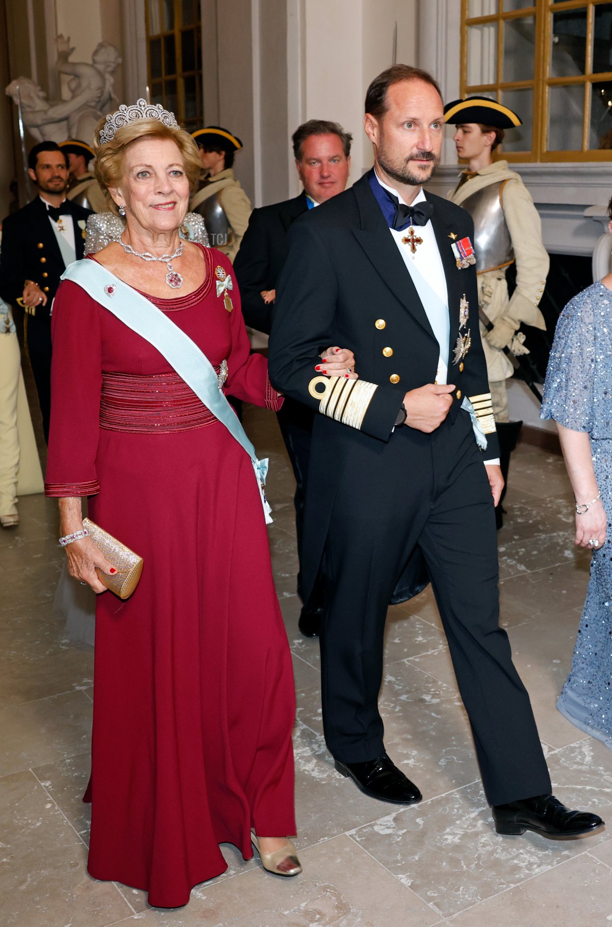 La Regina Anne-Marie di Grecia e il Principe Haakon di Norvegia partecipano al banchetto del Giubileo d'Oro del Re al Palazzo Reale di Stoccolma il 15 settembre 2023 (Michael Campanella/Getty Images)