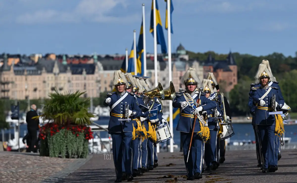 Guardie reali durante le celebrazioni del Giubileo d'Oro per Re Carlo XVI Gustavo di Svezia a Stoccolma il 16 settembre 2023 (JONATHAN NACKSTRAND/AFP via Getty Images)