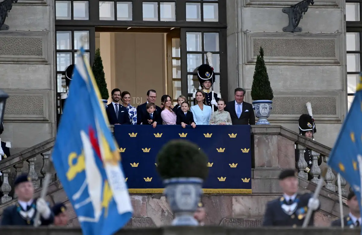 Membri della famiglia reale svedese si radunano al Palazzo Reale durante le celebrazioni del Giubileo d’Oro per Re Carlo XVI Gustavo di Svezia a Stoccolma il 16 settembre 2023 (JONATHAN NACKSTRAND/AFP via Getty Images)