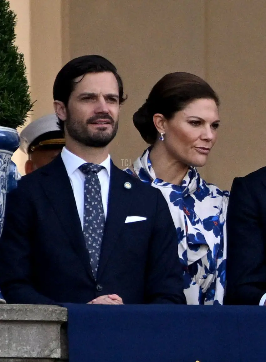 Il Principe Carlo Filippo e la Principessa Ereditiera Vittoria di Svezia sono stati fotografati al Palazzo Reale durante le celebrazioni del Giubileo d’Oro per Re Carlo XVI Gustavo di Svezia a Stoccolma il 16 settembre 2023 (JONATHAN NACKSTRAND/AFP via Getty Images)