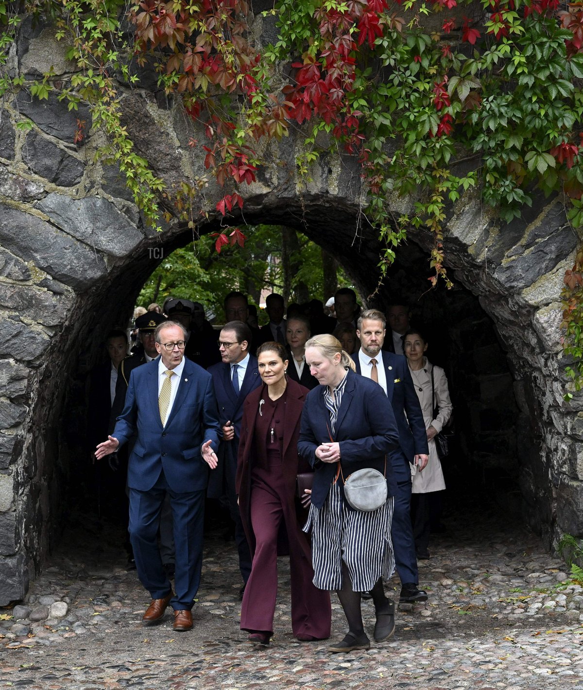 La Principessa Ereditiera Victoria e il Principe Daniel di Svezia visitano la Fortezza Marittima di Suomenlinna a Helsinki, Finlandia, il 21 settembre 2023 (HEIKKI SAUKKOMAA/Lehtikuva/AFP via Getty Images)