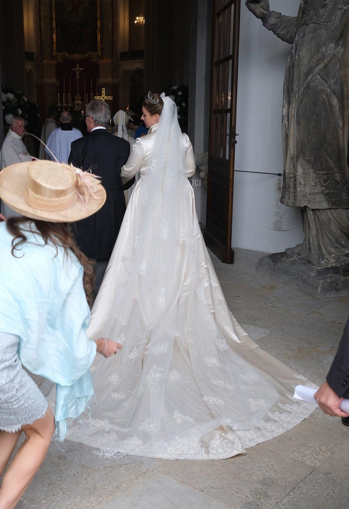 Maria Teresita di Sassonia, ritrattata nel giorno del suo matrimonio a Dresda, 23 settembre 2023 (Sebastian Willnow/DPA Picture Alliance/Alamy)