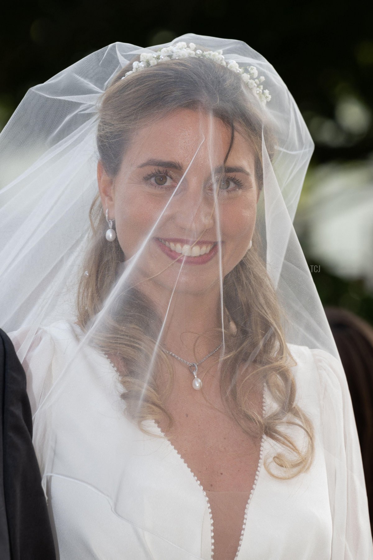 Natacha Roumiantzoff-Pachkevitch è ritratta dopo il matrimonio con l'Arciduca Alessandro d'Austria a Beloeil, Belgio, il 29 settembre 2023 (David Niviere/Abaca Press/Alamy)