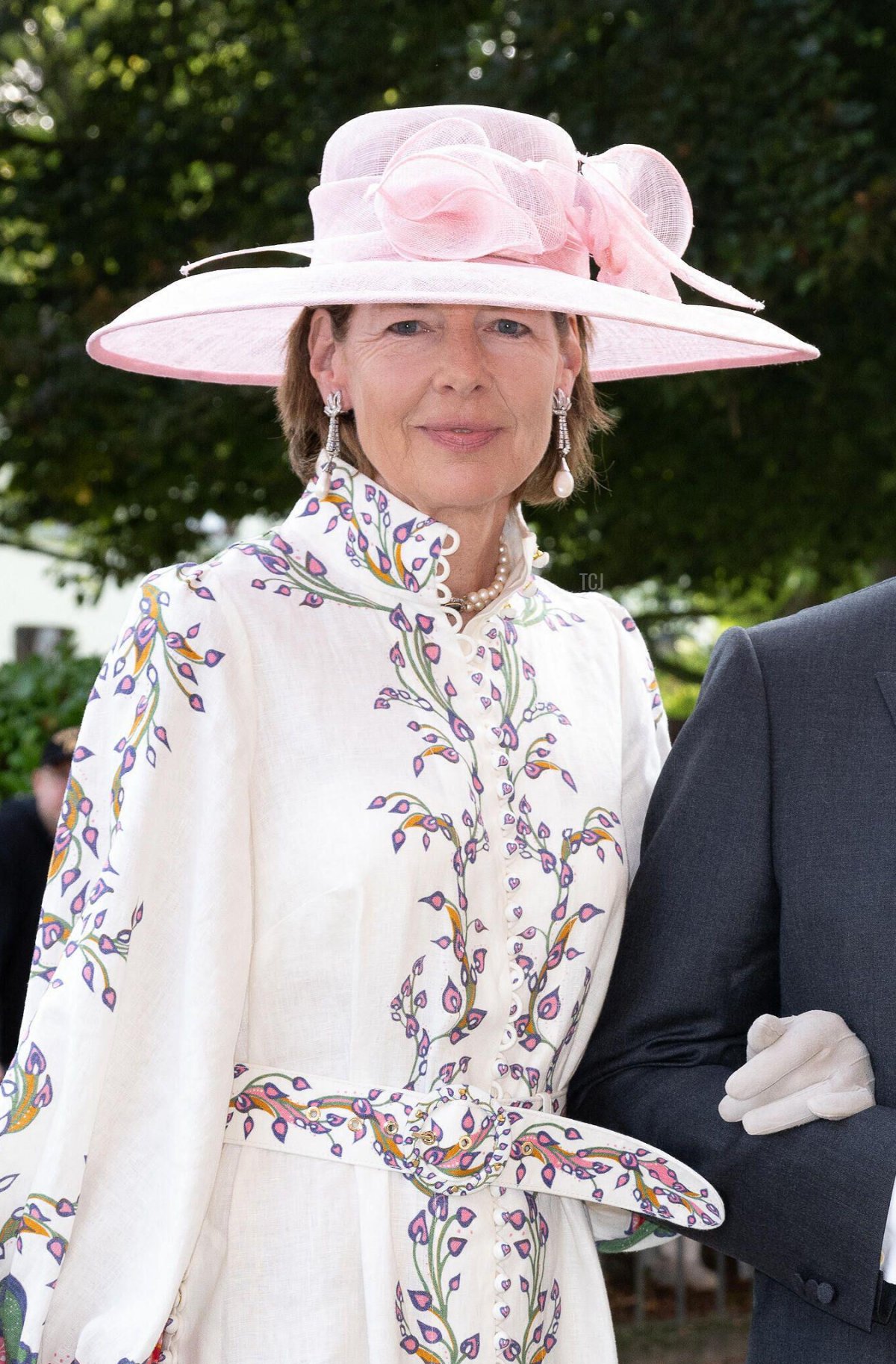 La Contessa Diane di Nassau partecipa al matrimonio dell'Arciduca Alessandro d'Austria e Natacha Roumiantzoff-Pachkevitch a Beloeil, Belgio, il 29 settembre 2023 (David Niviere/Abaca Press/Alamy)