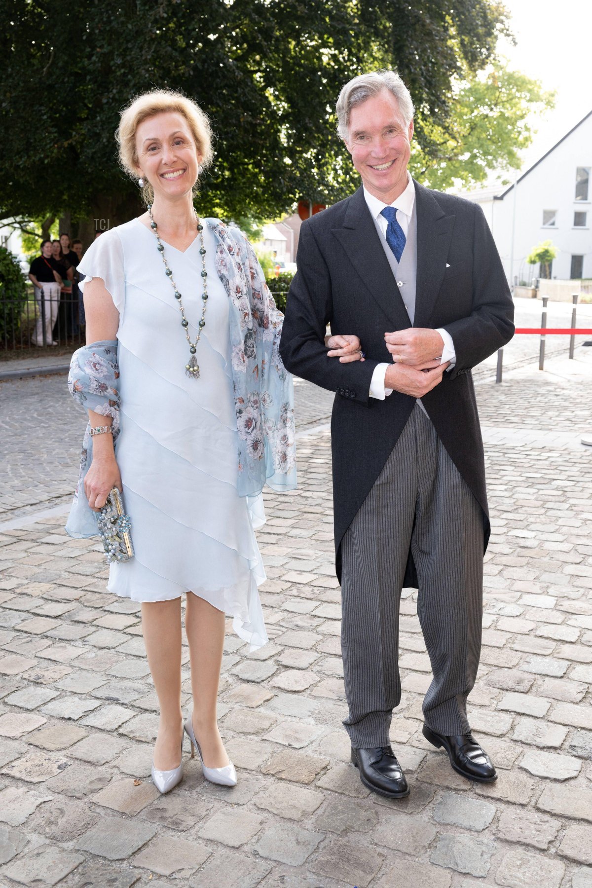 Il Principe Guillaume e la Principessa Sibilla di Lussemburgo partecipano al matrimonio dell'Arciduca Alessandro d'Austria e Natacha Roumiantzoff-Pachkevitch a Beloeil, Belgio, il 29 settembre 2023 (David Niviere/Abaca Press/Alamy)