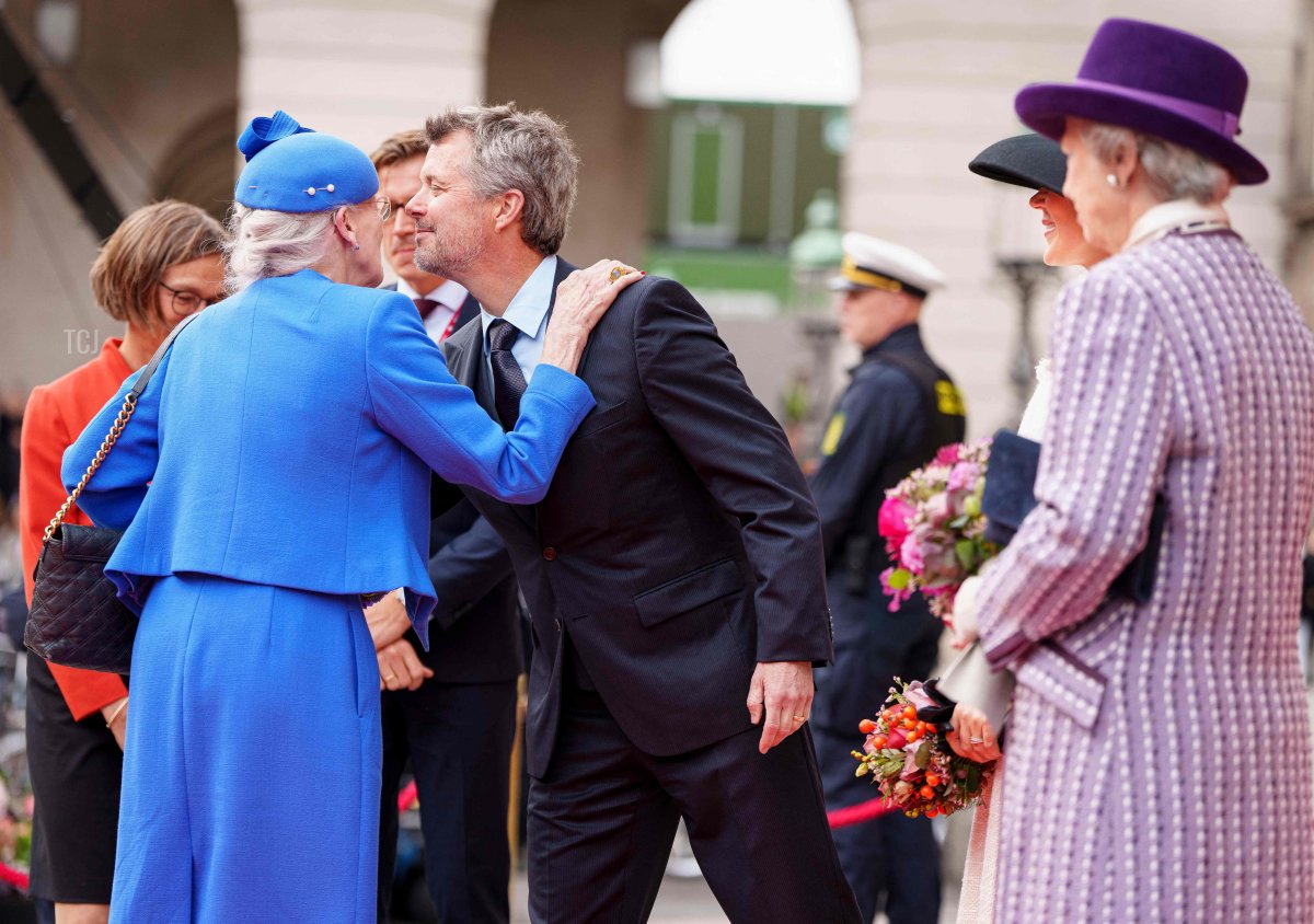 La Regina Margherita II, il Principe Ereditario Frederik, la Principessa ereditaria Mary e la Principessa Benedikte di Danimarca partecipano all'apertura del parlamento al Palazzo Christiansborg a Copenaghen il 3 ottobre 2023 (LISELOTTE SABROE/Ritzau Scanpix/AFP via Getty Images)