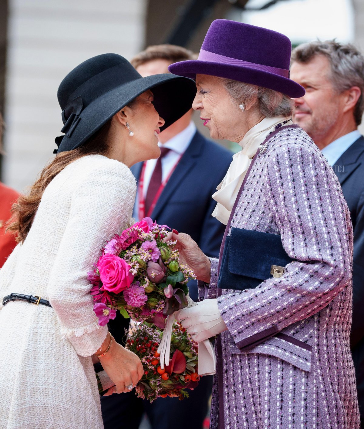 La Principessa ereditaria Mary e la Principessa Benedikte di Danimarca partecipano all'apertura del parlamento al Palazzo Christiansborg a Copenaghen il 3 ottobre 2023 (LISELOTTE SABROE/Ritzau Scanpix/Alamy)