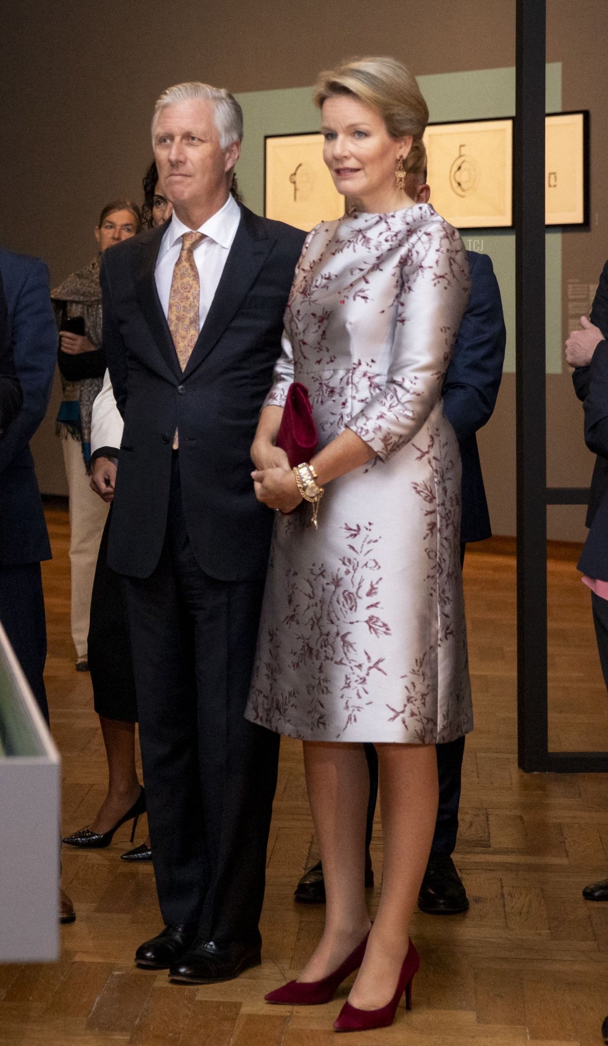 Il re Philippe e la regina Mathilde dei belgi visitano il Festival d'Arte Europalia a Bruxelles il 4 ottobre 2023 (HATIM KAGHAT/Belga/AFP via Getty Images)