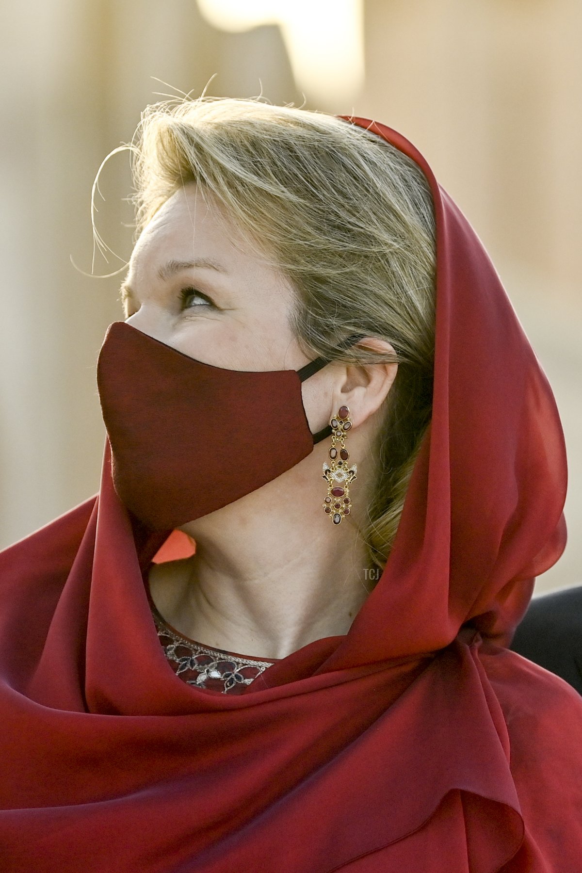 La regina Mathilde dei belgi visita la Moschea Grande di Sultan Qaboos a Muscat, Oman il 3 febbraio 2022 (ERIC LALMAND/BELGA MAG/AFP via Getty Images)