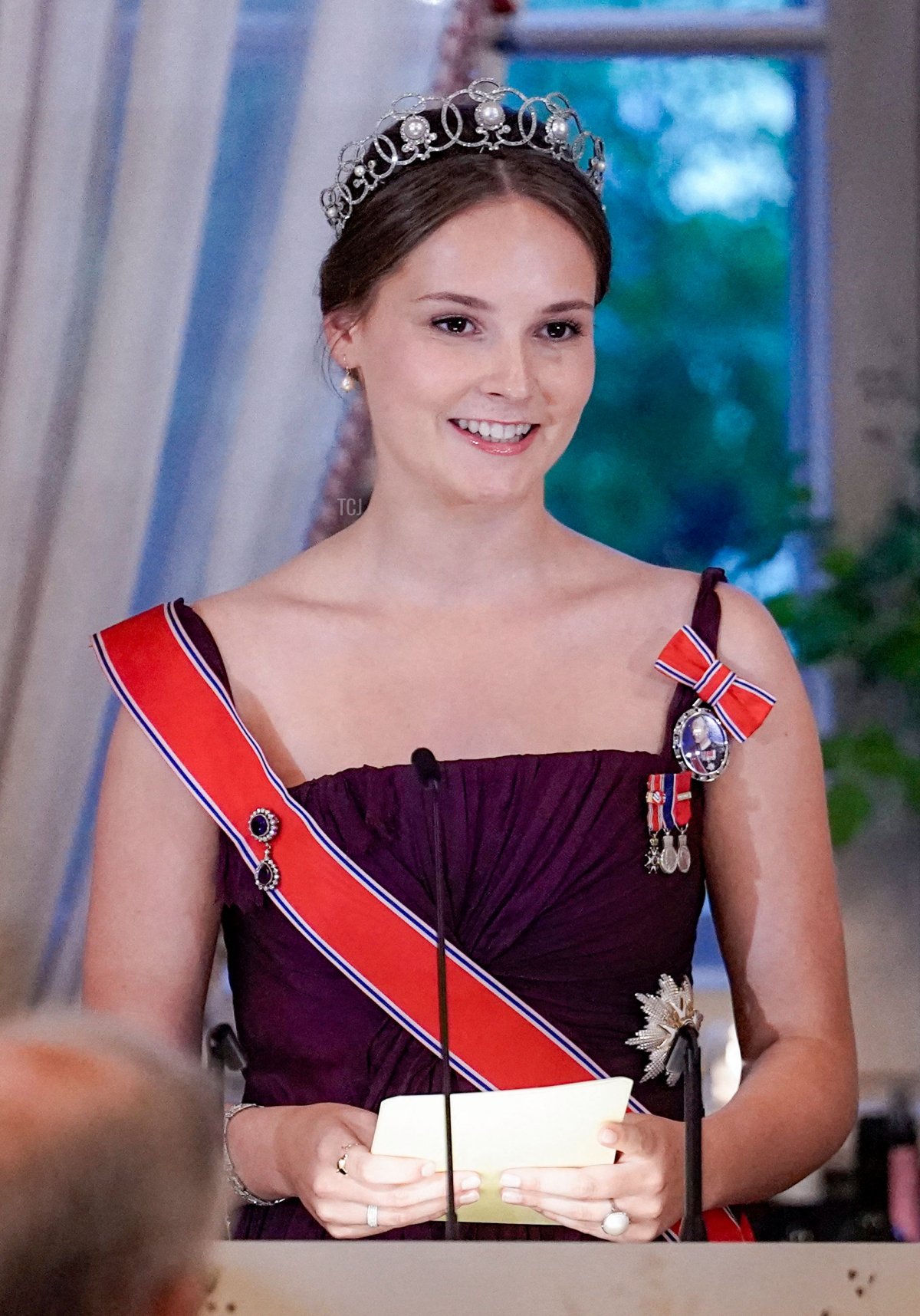 La Principessa Ingrid Alexandra di Norvegia parla durante un banchetto di gala al Palazzo Reale di Oslo per celebrare il suo diciottesimo compleanno, 17 giugno 2022 (HAKON MOSVOLD LARSEN/NTB/AFP via Getty Images)