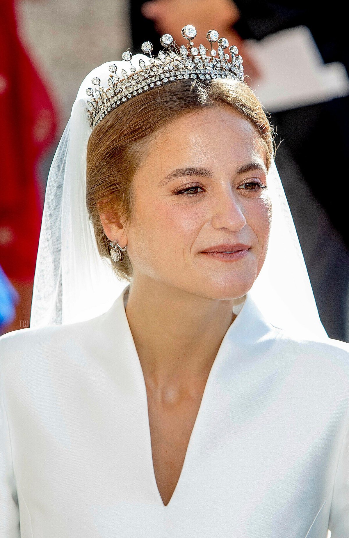 L'Infanta Maria Francisca, Duchessa di Coimbra, è ritratta dopo la cerimonia di nozze al Palazzo di Mafra in Portogallo, 7 ottobre 2023 (Albert Nieboer/DPA Picture Alliance/Alamy)