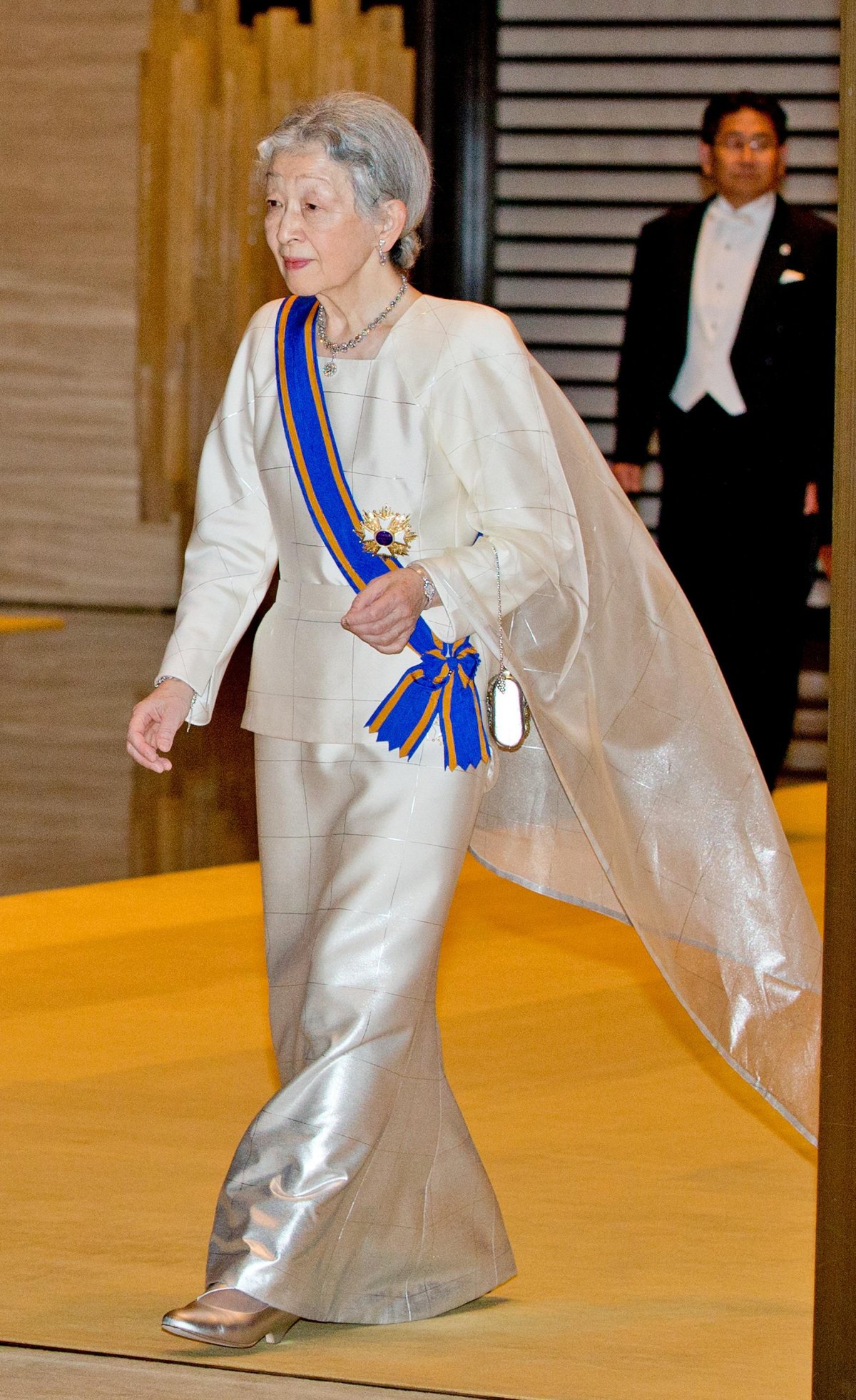 L'Imperatrice Michiko del Giappone partecipa a una cena di stato presso il Palazzo Imperiale di Tokyo durante la visita di stato olandese in Giappone il 29 ottobre 2014 (Patrick van Katwijk/DPA Picture Alliance/Alamy)