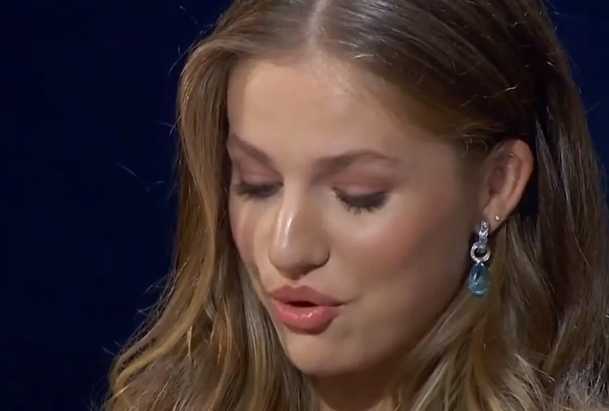 La Principessa delle Asturie parla durante la cerimonia di premiazione della Principessa delle Asturie a Oviedo il 20 ottobre 2023 (Casa de S.M. el Rey/screencapture)