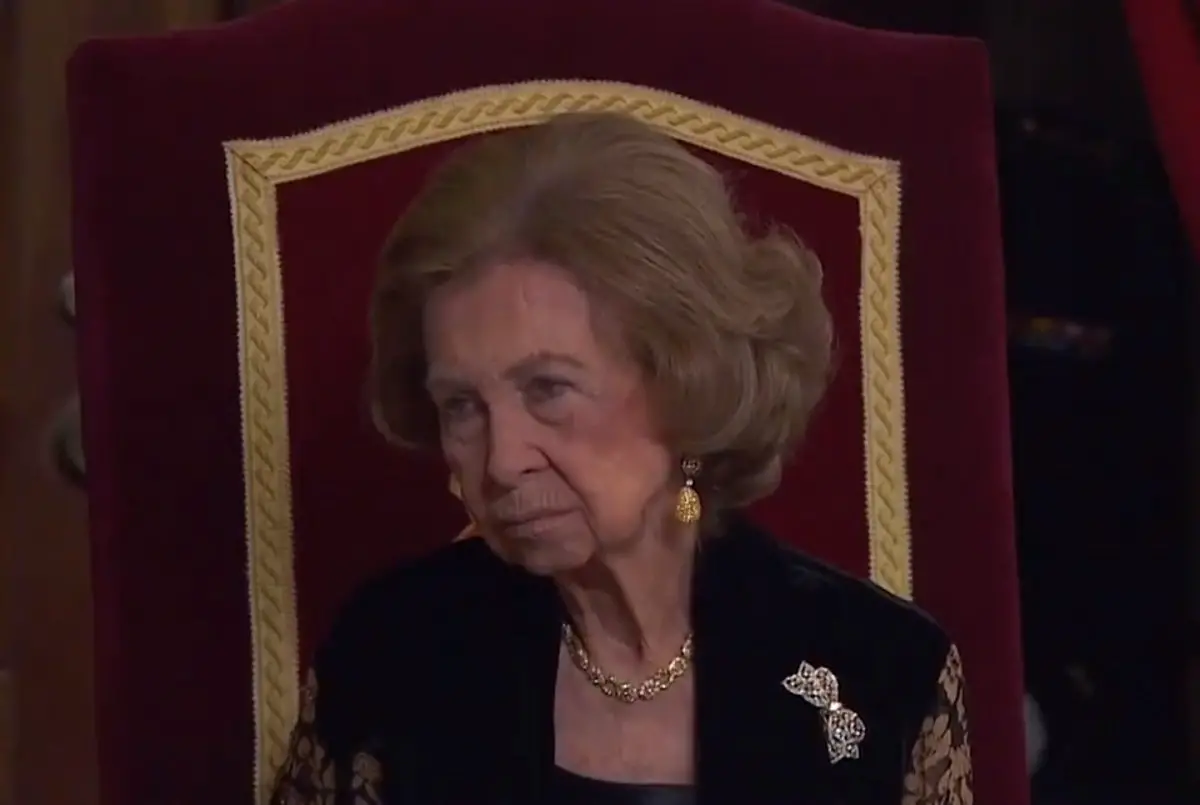 La Regina Sofia di Spagna partecipa alla cerimonia di premiazione della Principessa delle Asturie a Oviedo il 20 ottobre 2023 (Casa di S.M. il Rey/screencapture)