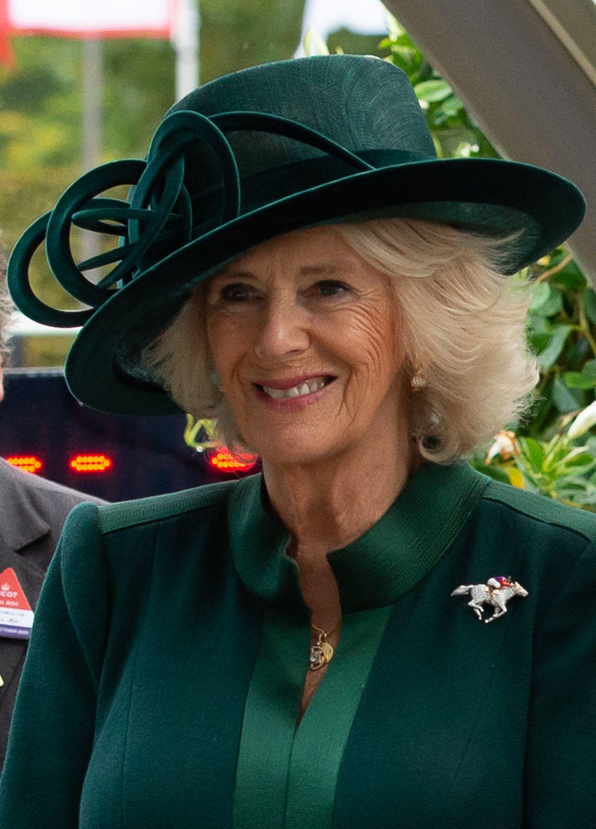 La Regina Camilla partecipa al QIPCO British Champions Day presso l'ippodromo di Ascot il 21 ottobre 2023 (Maureen McLean/Alamy)