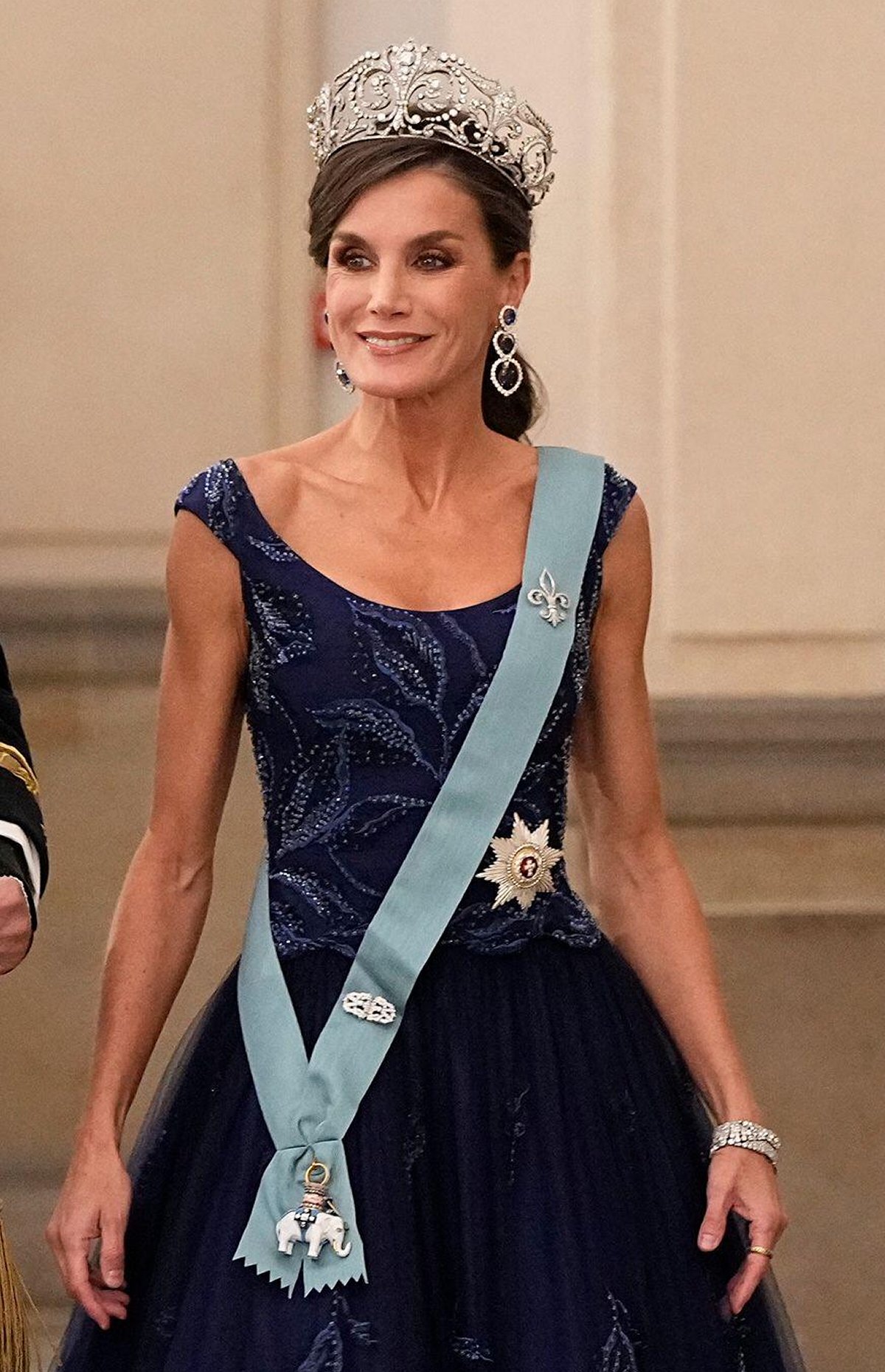 La Regina di Spagna arriva per un banchetto di gala al Palazzo di Christiansborg a Copenhagen il 6 novembre 2023 (Mads Claus Rasmussen/Ritzau Scanpix/Alamy)