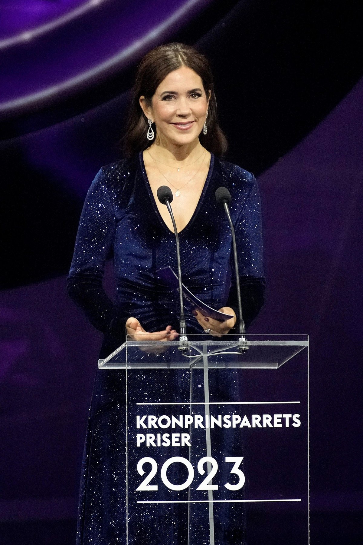 La Principessa Ereditaria Mary di Danimarca presenta un premio nella Sala Concerti del Musikhuset a Esbjerg il 4 novembre 2023 (Ritzau Scanpix/Alamy)