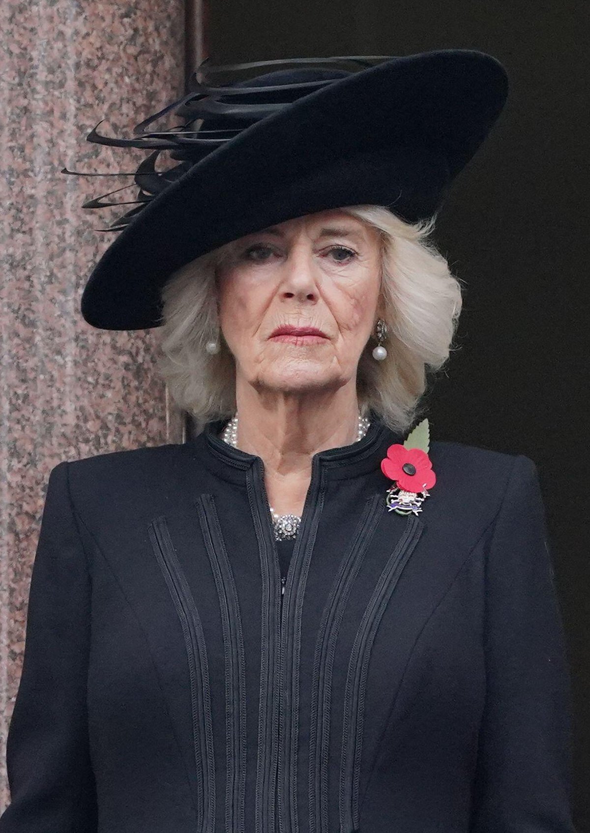 La Regina partecipa al servizio della Domenica della Memoria da un balcone al Ministero degli Esteri a Londra il 12 novembre 2023 (Jonathan Brady/PA Images/Alamy)