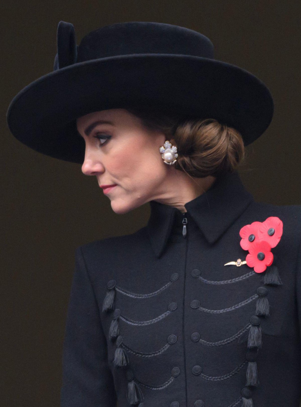 La Principessa di Galles partecipa al servizio della Domenica della Memoria da un balcone al Ministero degli Esteri a Londra il 12 novembre 2023 (Doug Peters/EMPICS/Alamy)