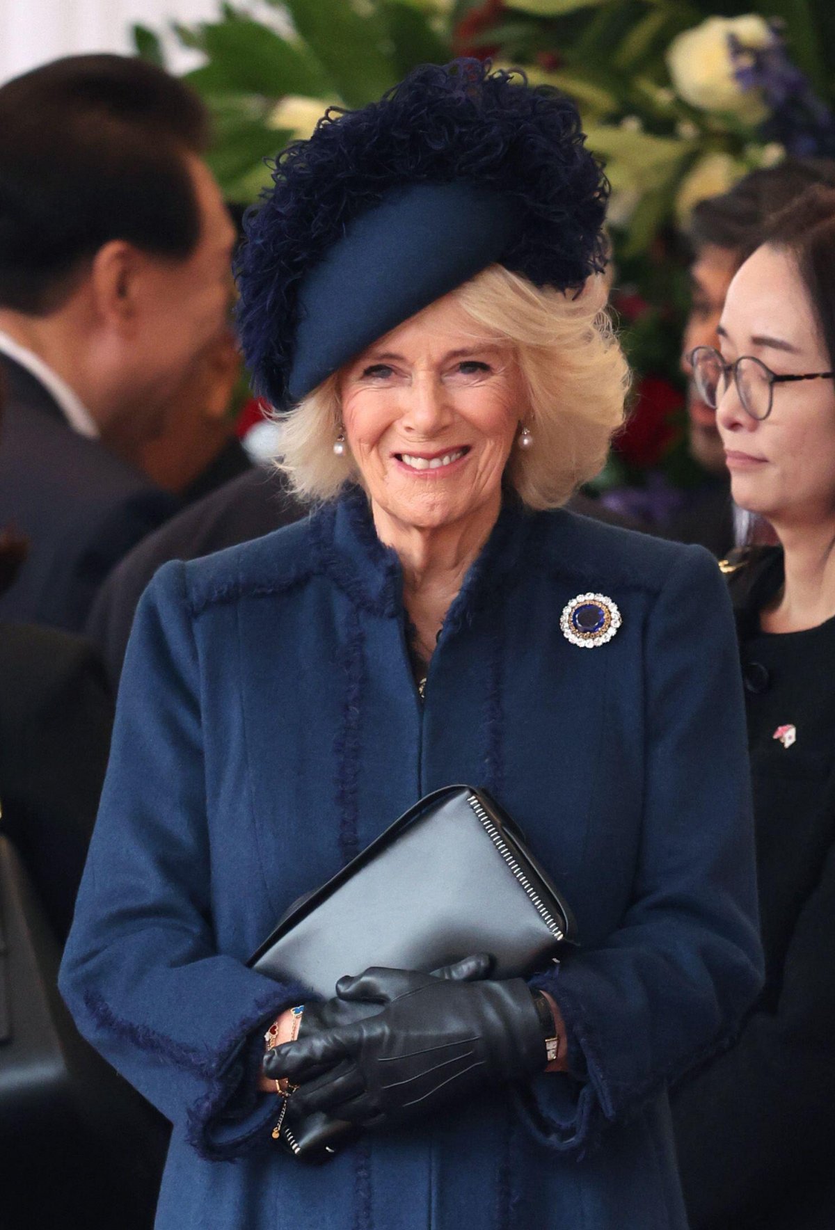 La Regina Camilla partecipa a una cerimonia di benvenuto ufficiale per il Presidente della Corea del Sud presso Horse Guards Parade a Londra il 21 novembre 2023 (Chris Jackson/PA Images/Alamy)