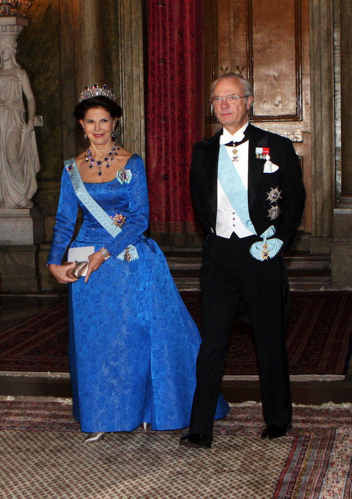 King Carl XVI Gustaf and Queen Silvia of Sweden attend the King's Dinner for Nobel laureates at the Royal Palace in Stockholm on December 11, 2007 (Albert Nieboer/RPE/DPA Picture Alliance Archive/Alamy)