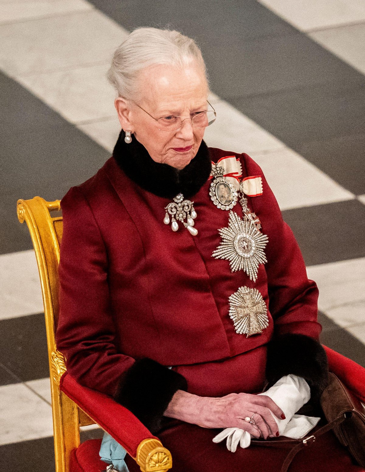 La Regina Margrethe II di Danimarca partecipa a una ricezione di Capodanno per i membri del Corpo Diplomatico al Palazzo di Christiansborg a Copenhagen il 3 gennaio 2024 (Ritzau/Alamy)