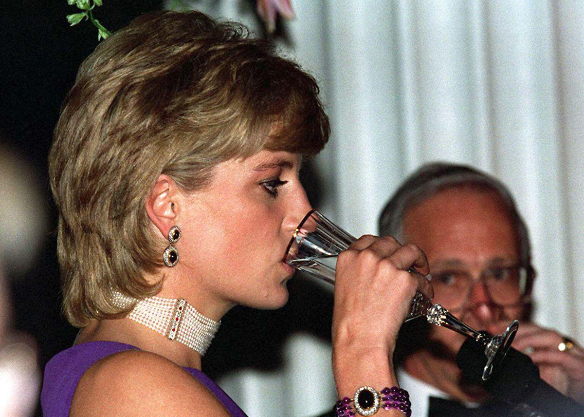 La Principessa di Galles partecipa a una cena di beneficenza a Chicago il 6 giugno 1996 (MIKE FORSTER/PA Images/Alamy)