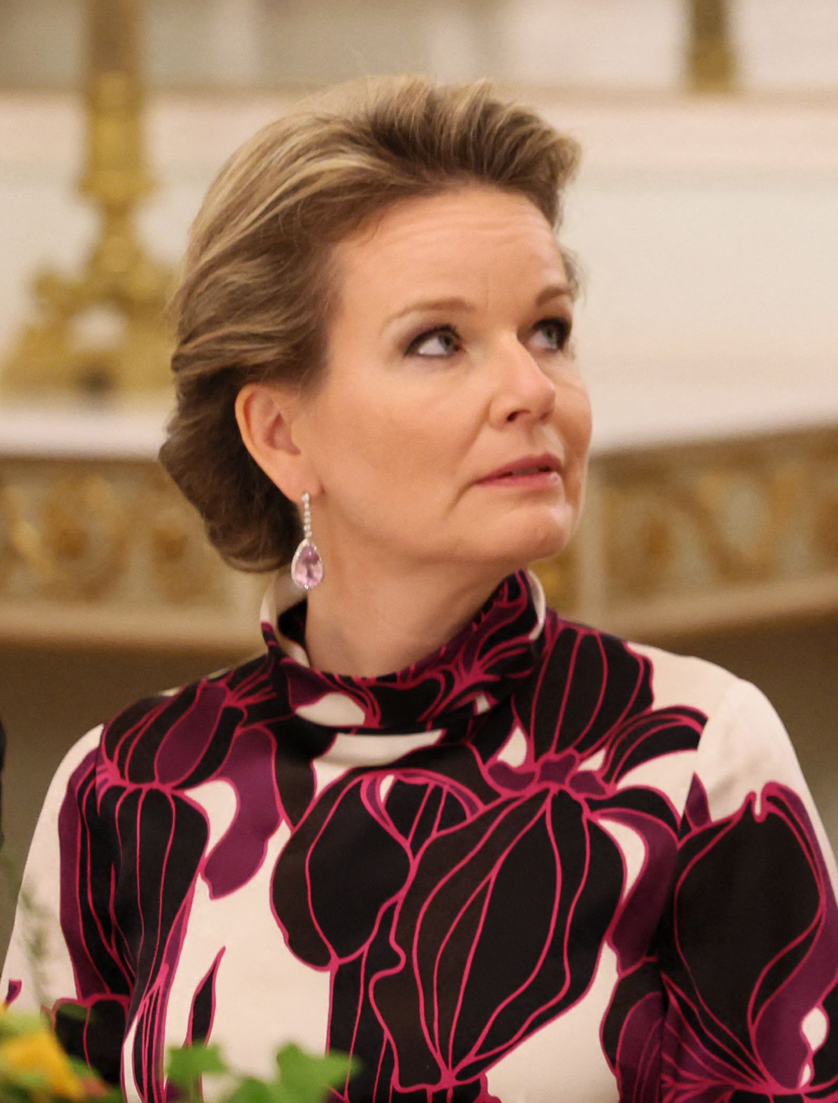 La Regina dei Belgi ascolta un discorso del Presidente d'Austria durante una cena di gala al Palazzo di Laeken il 21 marzo 2022 (BENOIT DOPPAGNE/BELGA MAG/AFP via Getty Images)